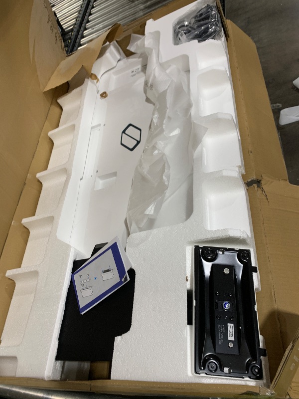 Photo 1 of Samsung Odyssey G7 43 INCH 