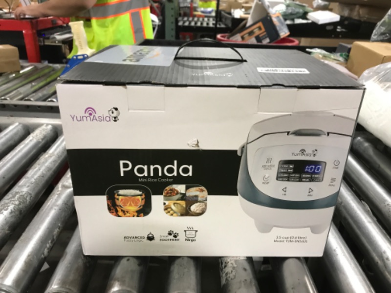 Photo 1 of Yum Asia Panda Mini Rice Cooker With Ninja Ceramic Bowl and Advanced Fuzzy Logic (3.5 cup, 0.63 litre) 4 Rice Cooking Functions, 4 Multicooker functions, Digital LED display - 120V