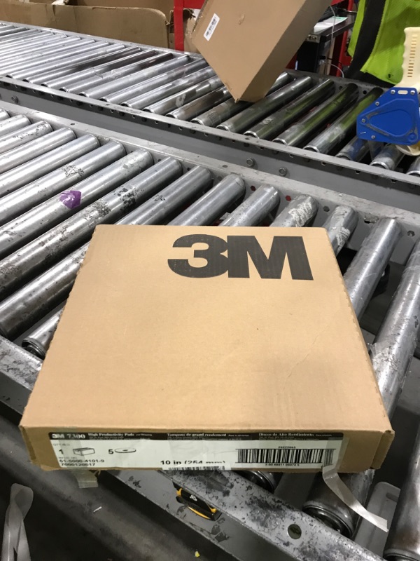 Photo 1 of 3M High Productivity Pad 7300, 10 in