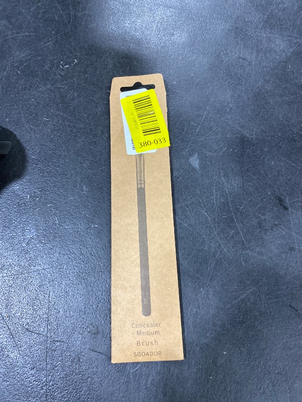 Photo 1 of [SOO ADOR] BY MAENG #22 Concealer Brush (Medium) - Precision Tool for Covering Imperfections and Enhancing Skin Tone | Designed by K-Pop Makeup Artist Maeng | Makeup Brush Base Brush