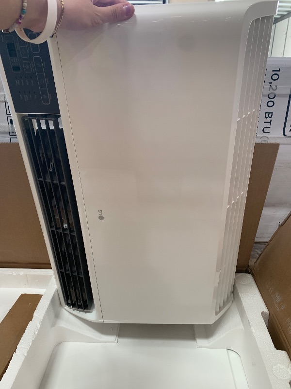 View 3 of (NEW UNOPENED) )LG 23,500 BTU Dual Inverter Smart Window Air Conditioner, 230V, Air Conditioner Cools Rooms up to 1,440 Sq. Ft., Ultra Quiet Operation, with LG ThinQ, Amazon Alexa & Hey Google, White