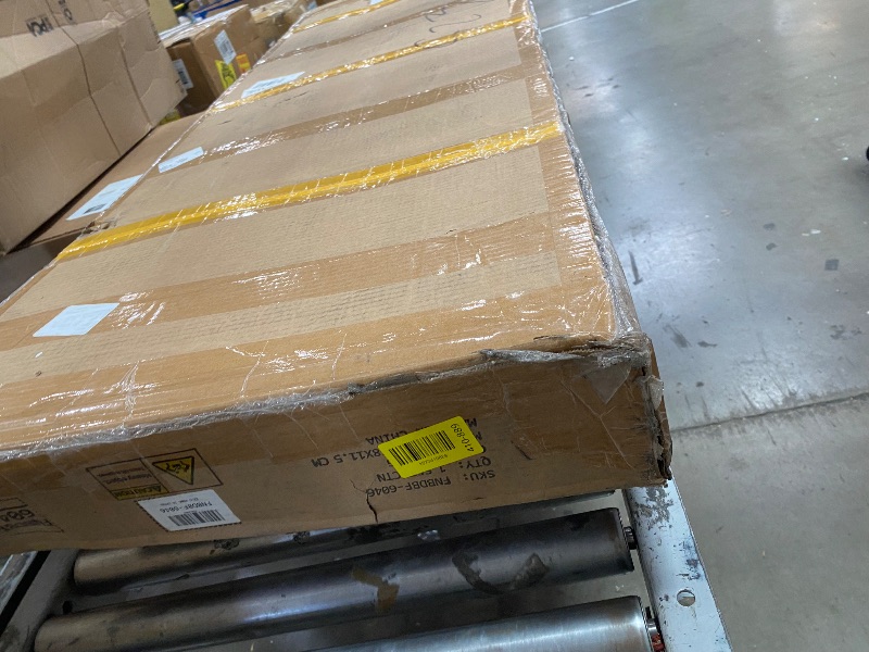 View 1 of *********INCOMPLETE ITEM, THIS IS ONLY BOX #1 OUT OF 2 TOTAL***********
HEADBOARD