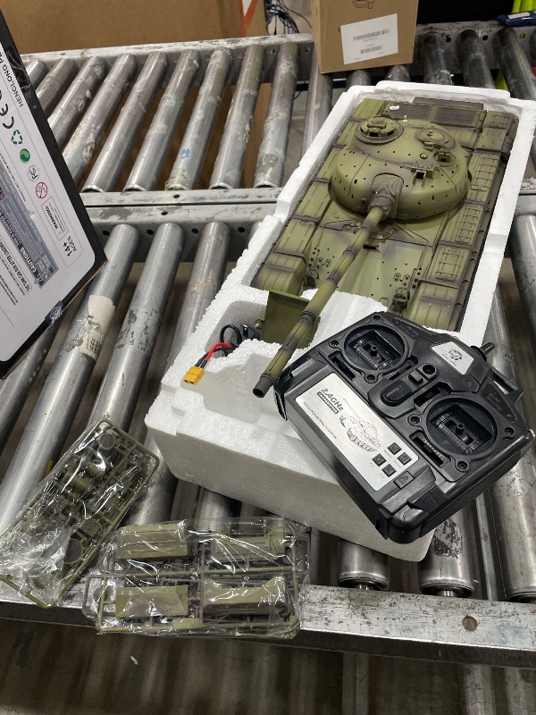 Photo 1 of **DOES NOT POWER ON** Heng Long 1/16 Soviet T-72 RC Tank
