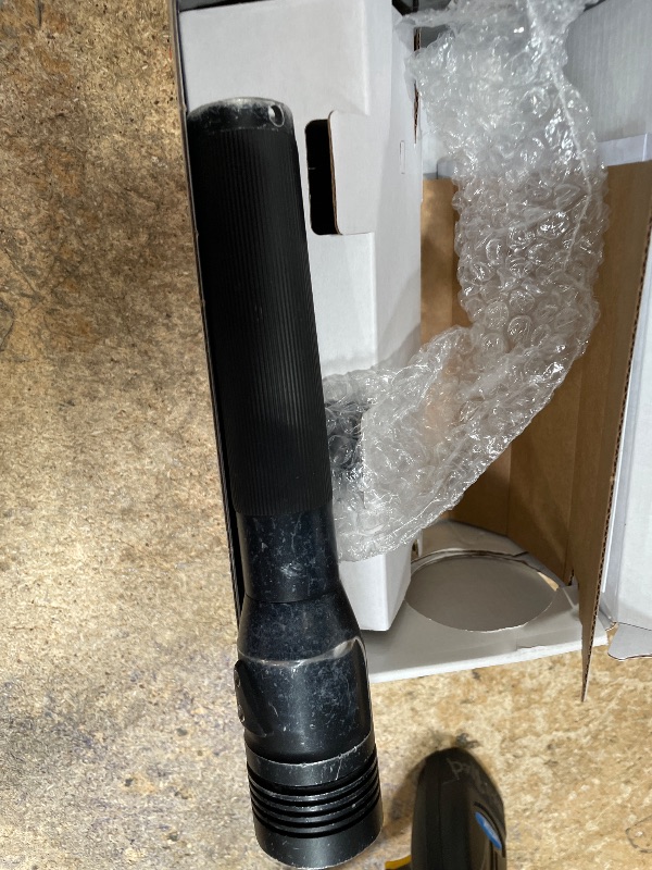 Photo 1 of **SEE NOTES***Streamlight 75429 Stinger 800-Lumen LED High Lumen Rechargeable Flashlight Without Charger, Black