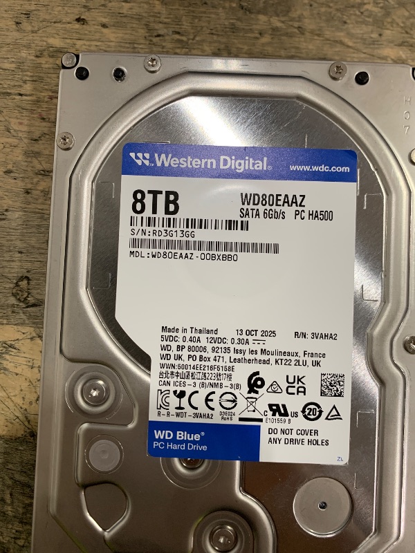 Photo 1 of (untested) Western Digital 8TB WD Blue PC Internal Hard Drive HDD - 5640 RPM, SATA 6 Gb/s, 256 MB Cache, 3.5" - WD80EAAZ