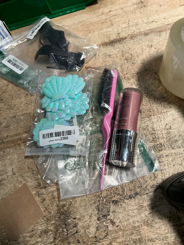 Photo 1 of 
Mixed items 