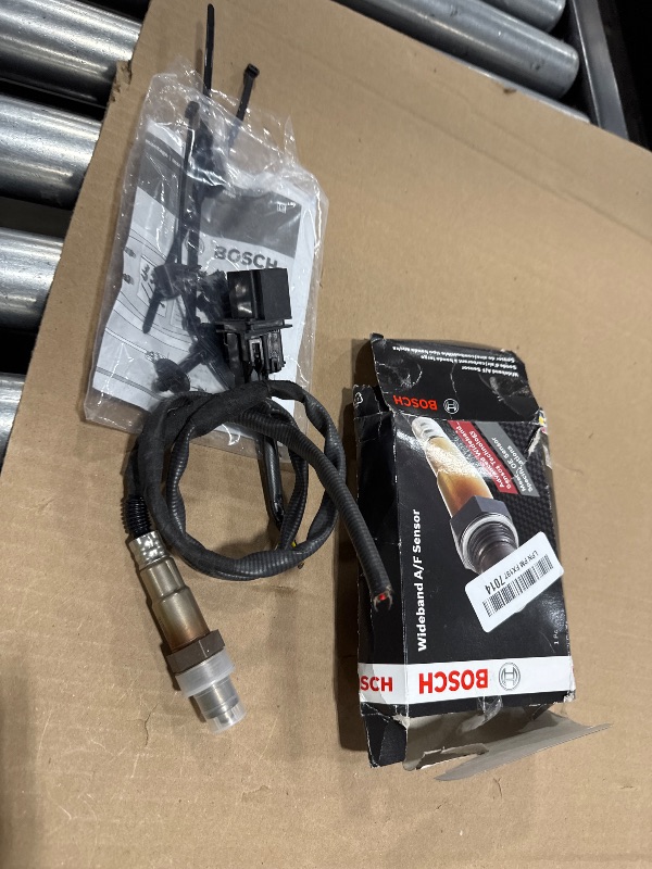 Photo 1 of BOSCH 17353 Premium Original Equipment Oxygen Sensor - Compatible with Select Audi A4, A4 Quattro, A6, A6 Quattro, Allroad Quattro, S4, TT Quattro; Bentley Continental; Volkswagen Beetle