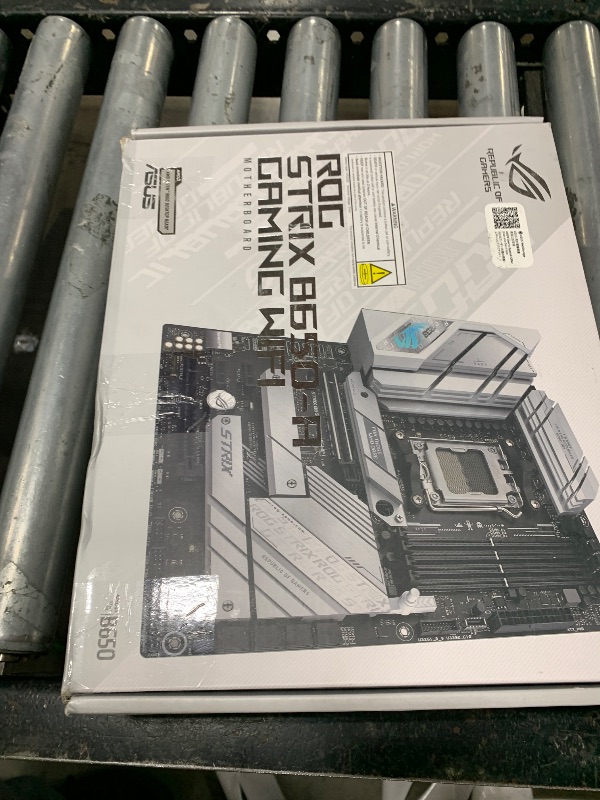 Photo 1 of ASUS ROG Strix B650-A Gaming WiFi AMD B650 AM5 Ryzen™ Desktop 9000 8000 & 7000 ATX motherboard, 12 + 2 power stages, DDR5, 3x M.2 slot, PCIe® 4.0, 2.5G LAN, WiFi 6E, USB 3.2 Gen 2x2 Type-C®, Aura Sync