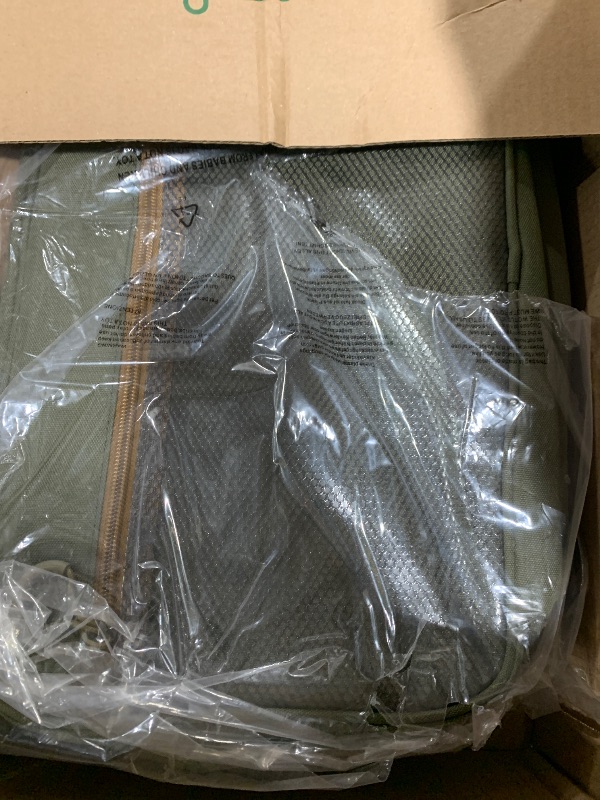 Photo 1 of Ussuris Fly Tying Kit with Multiple See-Through Pouches and Tying Tool Stations and Spool Tray Storage Compartment