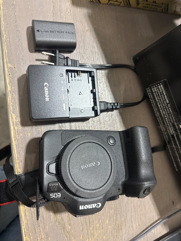 Photo 1 of Canon EOS R6 Mark II Mirrorless Camera