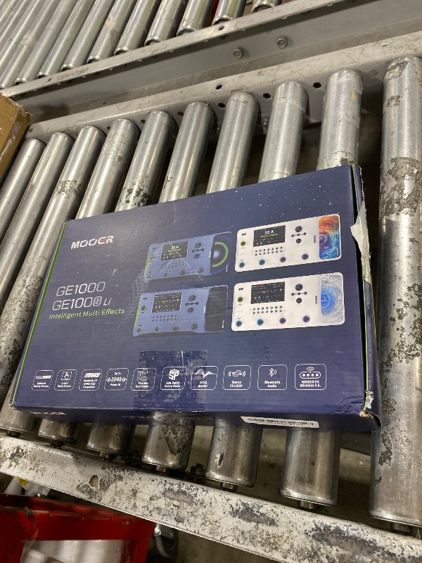 Photo 1 of MOOER GE1000Li White Guitar Multieffects Pedal Dual Effects Chains Processor with AI Equalization, 5" Touch Screen, 300+ Effects, Third-brand IRs, Stereo Sound Out Put, XLR, MIDI Port, Guitar/Bass