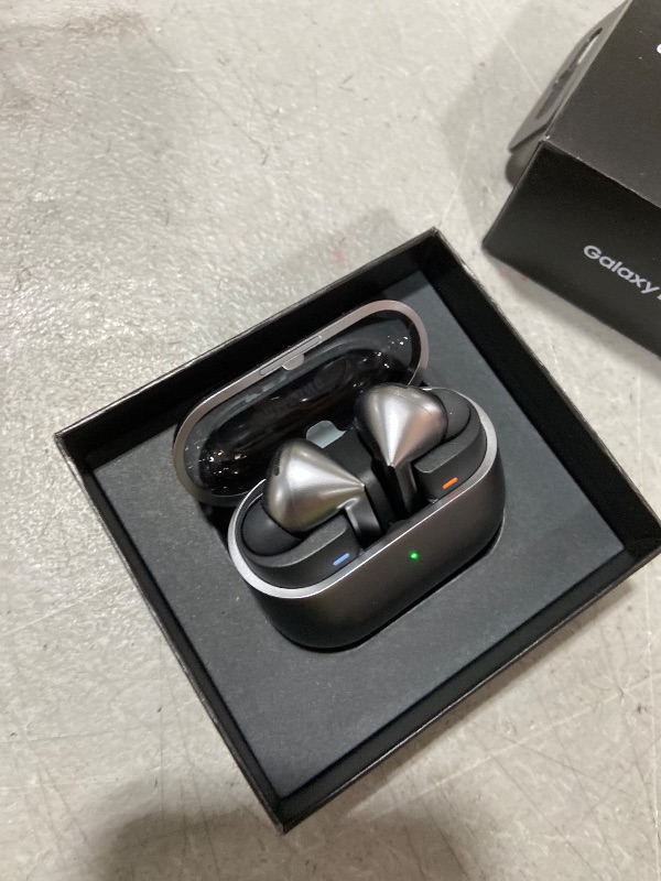 Photo 1 of Samsung Galaxy Buds 3 Pro AI True Wireless Bluetooth Earbuds, Noise Cancelling, Sound Optimization, Redesigned Comfort Fit, Silver [US Version, Amazon Exclusive, 2Yr Warranty]