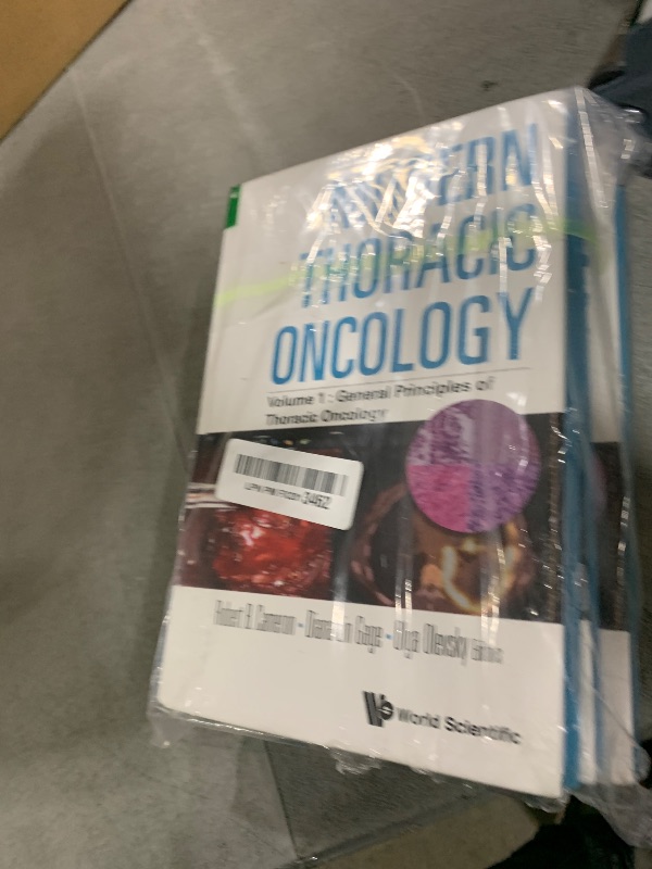 Photo 1 of MODERN THORACIC ONCOLOGY (IN 3 VOLUMES)