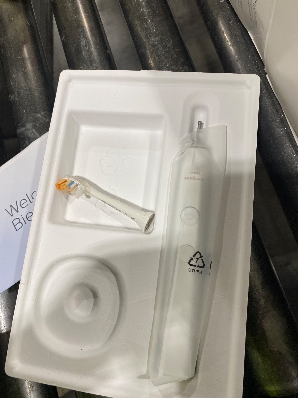 Photo 1 of Philips Sonicare DiamondClean Smart 9500 Electric Toothbrush, Sonic Toothbrush with App, Pressure Sensor, Brush Head Detection, 5 Brushing Modes and 3 Intensity Levels, White, Model HX9923/01