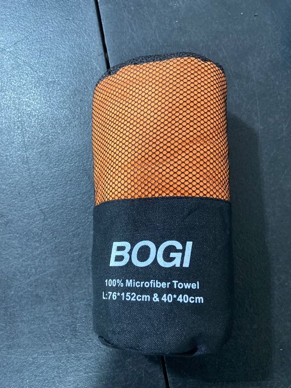 Photo 1 of Microfiber towel