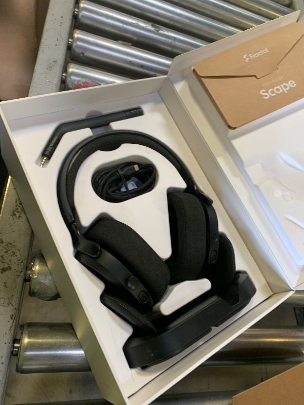 Photo 1 of Fractal Design Scape Dark - Wireless PC Gaming Headset - Detachable Flip-to-Mute Microphone with Noise Cancellation - Battery Life Up to 40 Hours - Configurable Ambient Lighting - Black