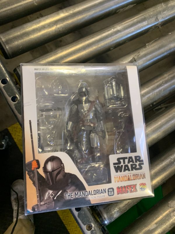 View 1 of ????????(MEDICOM TOY) MAFEX No.200 The Mandalorian Ver. 2.0, Total Height: Approx. 6.3 inches (160 mm), Non-scale, Painted Action Figure