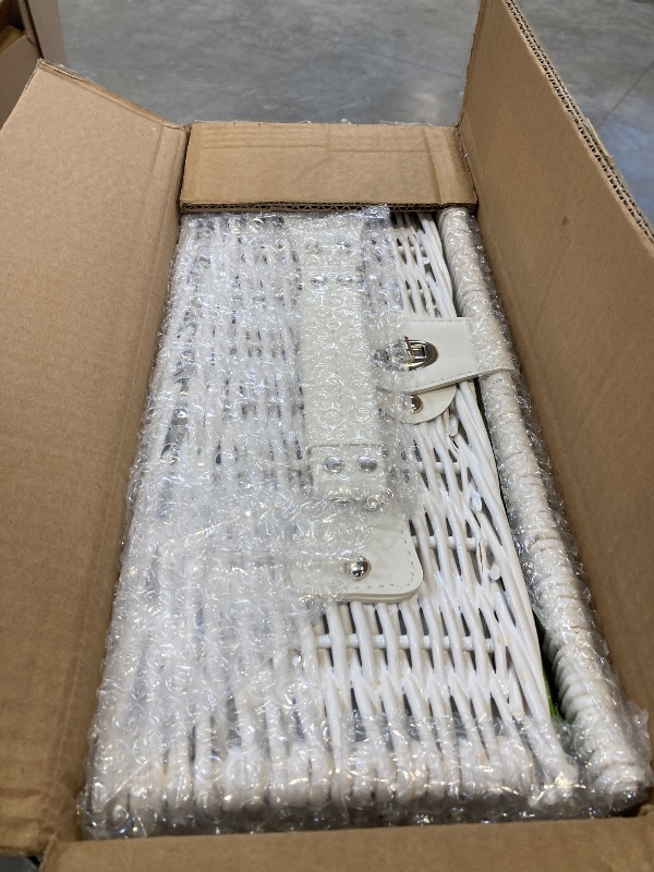 Photo 1 of YPshuye Picnic Basket Set for 4 with Waterproof Blanket Mat Insulation Bag Wicker White Green Plaid Classic Fresh Gift for Christmas Thanksgiving Wedding Birthday Camp Outdoor Beach Travel