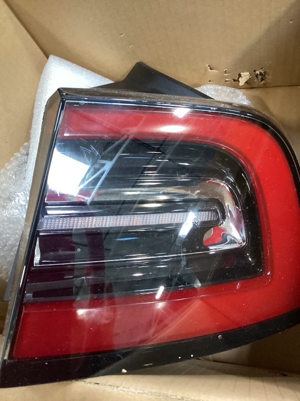 Photo 1 of Aojezoor 4-PIN Rear Tail Light Assembly Compatible With 2019-2024 Tesla Model Y Rear Passenger Side Brake Outer LED Tail Lamp Replaces# 1502087-00-D
