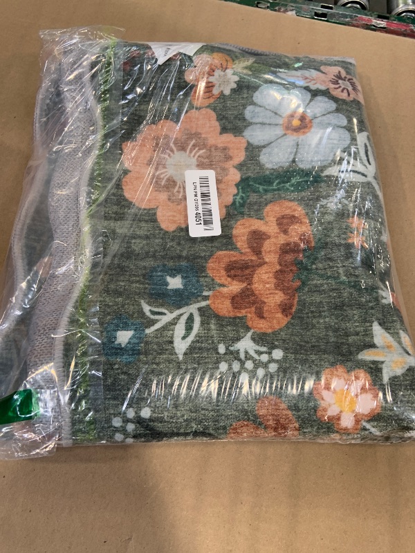 Photo 1 of 2x5 Washable Kitchen Area Rug: Floral Scalloped Entryway Runner Farmhouse Non-Slip Floor Carpet for Hallway Bathroom Soft Comfort Tile/Hardwood Floors Protection Mat Cute Home Decor(2x5, Floral/Green)