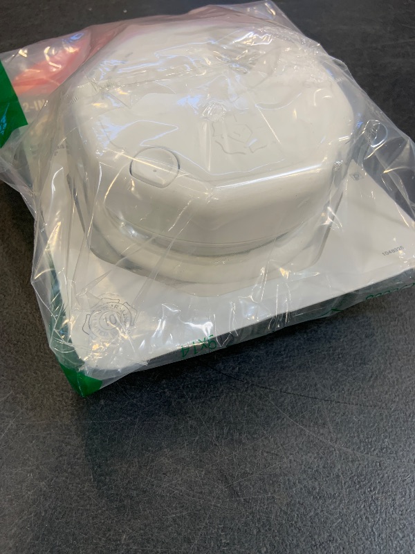 Photo 1 of New 2025 First Alert SMCO410 Z-Wave Battery-Powered Smoke Detector & Carbon Monoxide Alarm, Works with Ring Alarm Base Station, Single Pack, White