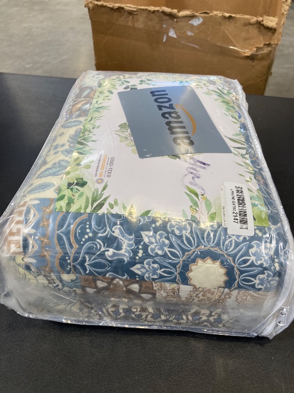Photo 1 of ENASAL Cotton Bedspread Quilt Bedding Sets Reversible Coverlet Comforters Blue Bohemian Rustic Floral Patchwork Pattern Bedspread for All Season,Queen Size