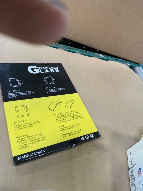 Photo 1 of NEW'C 2 Pack Designed for iPad Pro 11 inch M4 (2024), Modèle A2836 A2837 A3006 Screen Protector Tempered Glass, Bubble Free, Ultra Resistant
