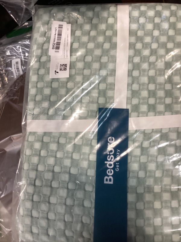 View 2 of Bedsure Cooling Cotton Waffle Oversized King Blanket - Lightweight Breathable Blankets Rayon Derived from Bamboo for Hot Sleepers, Luxury Throws for Bed and Sofa, Mint Green, 120x96 Inches
