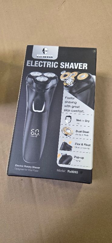 Photo 1 of Male electric shaver