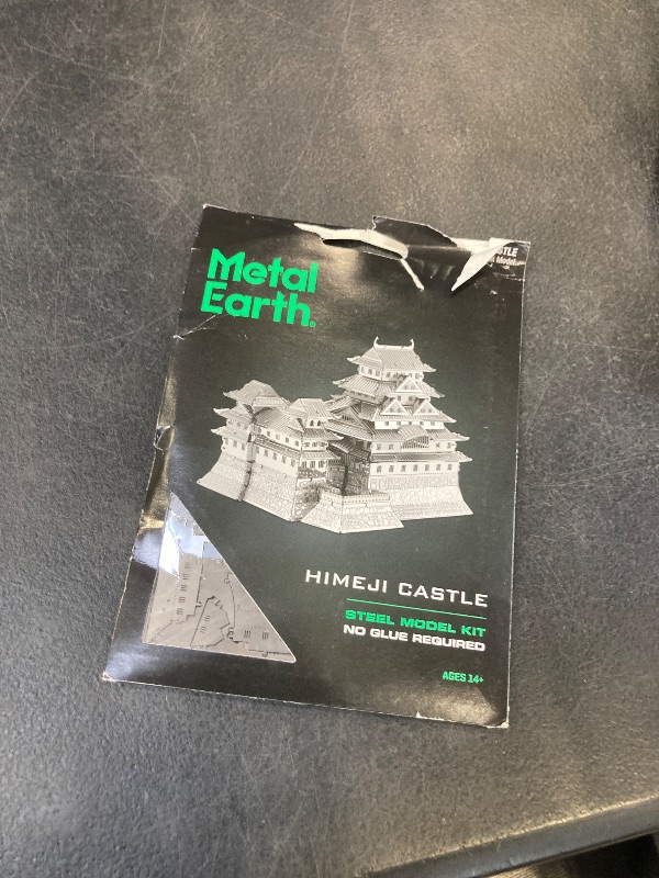 Photo 1 of Fascinations Metal Earth Himeji Castle 3D Metal Model Kit