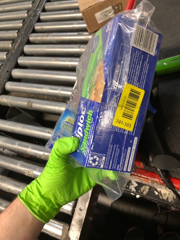 Photo 1 of ***MISSING PARTS***
Ziploc Storage Bags Variety Pack, 190ct Total, 42ct Storage Gallon and 48ct Storage Quart, 50ct Sandwich and 50ct Snack