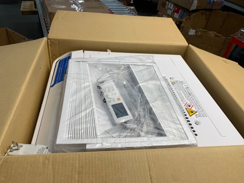 Photo 1 of ***************FOR PARTS ONLY- DOES NOT POWER ON**************
Midea Inverter Window Air Conditioner with Heat – Quiet Window AC Unit and Heat Combo with Dehumidifier – Cools up to 550 Sq. Ft. – Energy Star Rated, Smart Control, Remote, 12,000 BTU