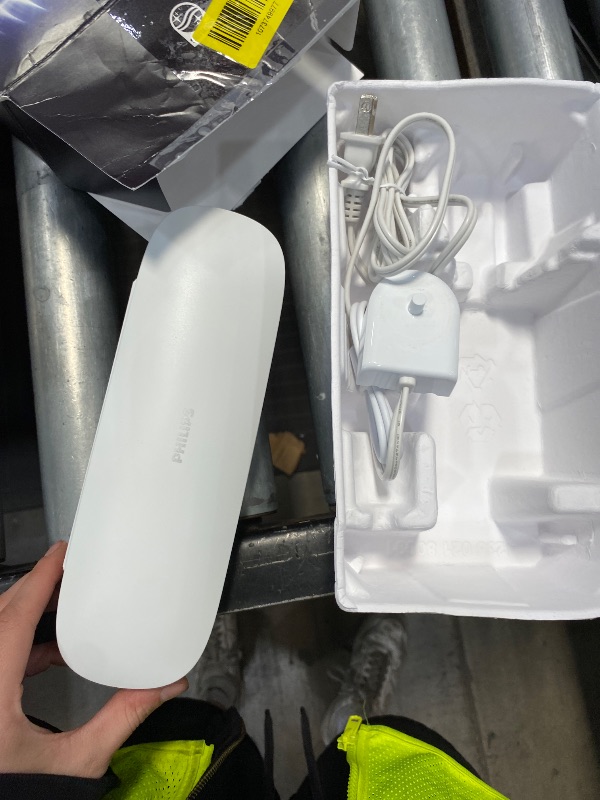 Photo 1 of **MISSING 1 extra BRUSH**Philips Sonicare ProtectiveClean 6500 Rechargeable Electric Toothbrush, with Pressure Sensor, 3 Cleaning Modes, SmarTimer and QuadPacer, 14-Day Battery Life, Charging Travel Case, White, HX6462/05