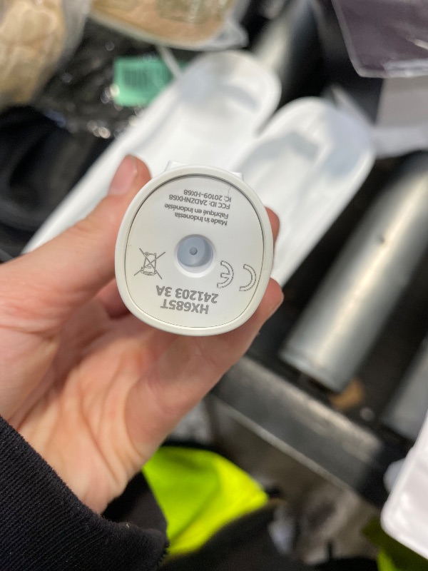 Photo 1 of **MISSING 1 extra BRUSH**Philips Sonicare ProtectiveClean 6500 Rechargeable Electric Toothbrush, with Pressure Sensor, 3 Cleaning Modes, SmarTimer and QuadPacer, 14-Day Battery Life, Charging Travel Case, White, HX6462/05