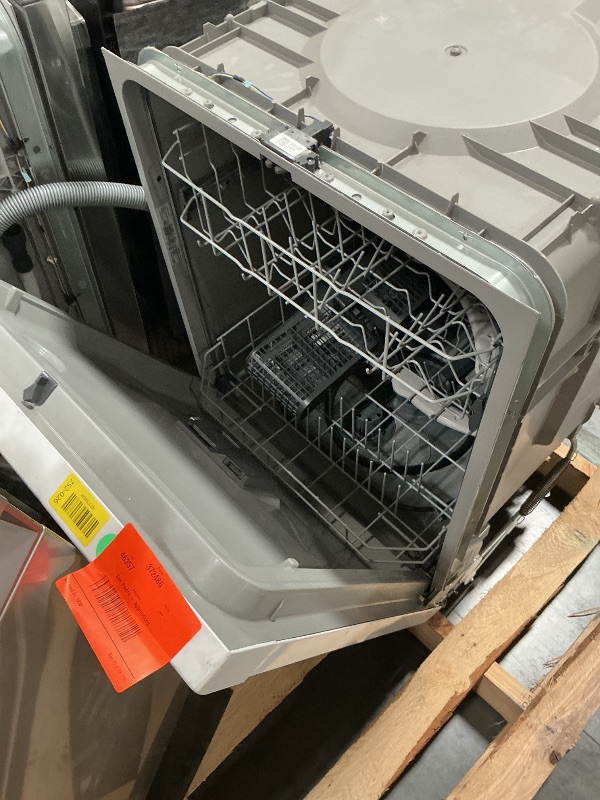Photo 1 of ***PARTS ONLY***
GE® 24" White Front Control Built-In Dishwasher