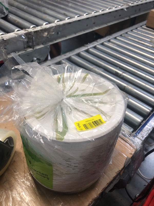 Photo 1 of ***FACTORY SEALED***Amazon Basics Everyday Paper Plates, 8.62 Inch, Disposable, 200 Count, Packaging May Vary