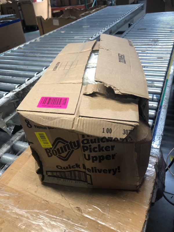 Photo 1 of ***FACTORY SEALED***Bounty Quick Size Paper Towels, White, 8 Family Rolls