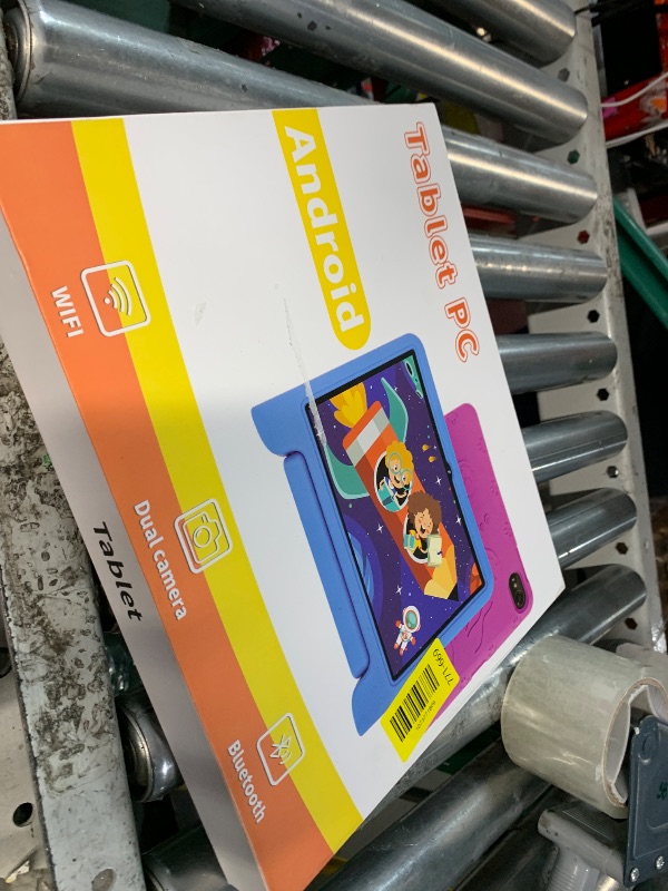 Photo 1 of ***CRACKED SCREEN***
COLORROOM 2026 Upgraded Android 15 Tablet, 10inch Kids Tablet, Octa-core CPU, 10GB+64GB+1TB Expand Tablets for Kids with Kids Space, Parental Control, 6000mAh Big Battery,Touchscreen Tableta,Blue