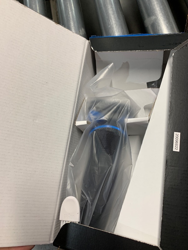 Photo 1 of ***MISSING PARTS***
foil shaver