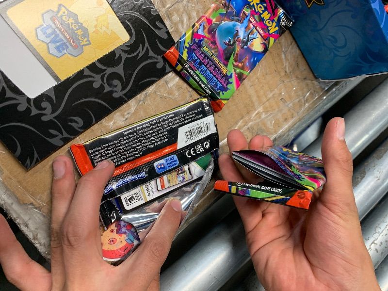 Photo 1 of ***DAMAGED - SEE NOTES/PICTURES*** Pokémon TCG: Mega Charizard X ex Ultra-Premium Collection