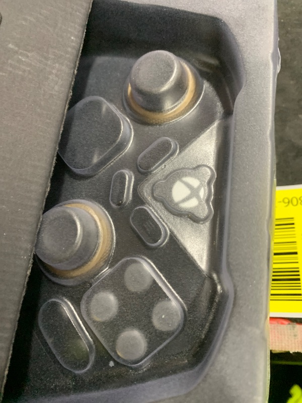 Photo 1 of FLYDIGI VADER 5S Wired Controller for Xbox Series X|S, Xbox One, Windows 10/11, FORCEFLEX Adjustable Tension Joysticks, FORCESWITCH Triggers, 6 Remappable Buttons, 3.5mm Audio Jack