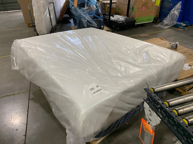 Photo 1 of Zinus 14 Inch Queen Green Tea Memory Foam Mattress, Fiberglass Free, Medium Firm Feel, Zoned Pressure Relief, Certified Safe Foams & Fabric, Mattress in A Box