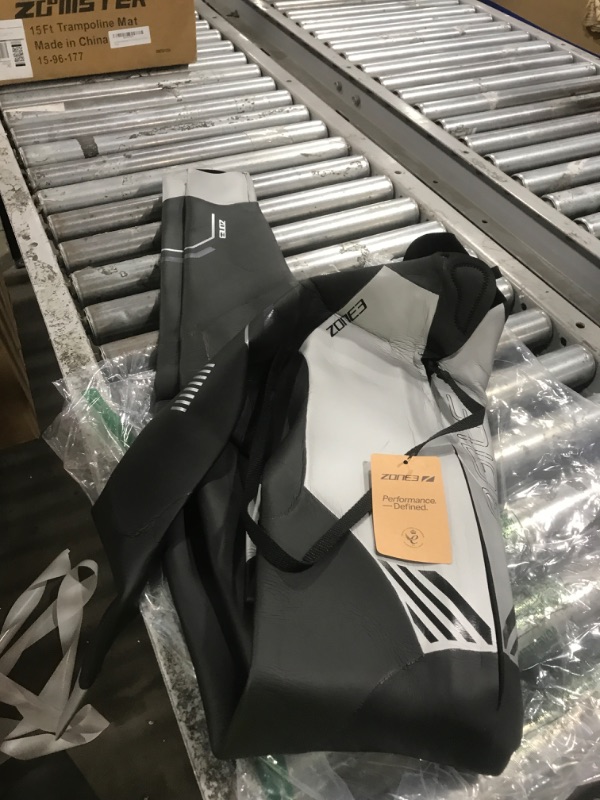 Photo 1 of Zone3 Men's Agile Wetsuit (Small Tall)