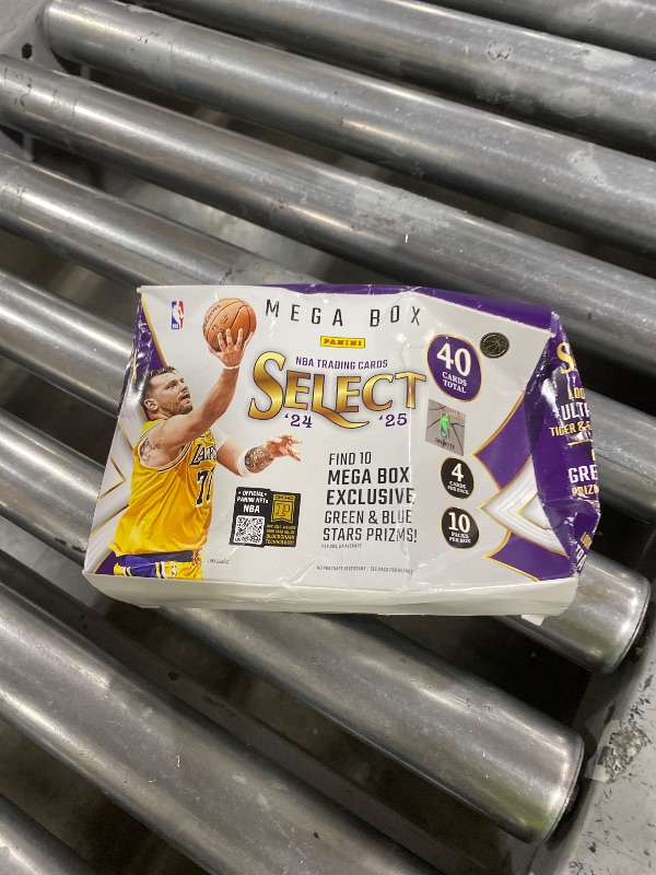 Photo 1 of **********MISSING PARTS*******
2024-25 Panini Select Basketball Hobby Exclusive Mega Box HOFBC by Panini