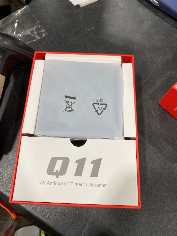 Photo 1 of BOXPUT Q11 Android 14 TV Box Amlogic S905X4 64-bit Quad Core 8K Decoding 4K HDR 2.4/5Ghz Dual WiFi 8822CS + 1000M Ethernet TV Box 4GB + 32GB with IRI Voice Remote