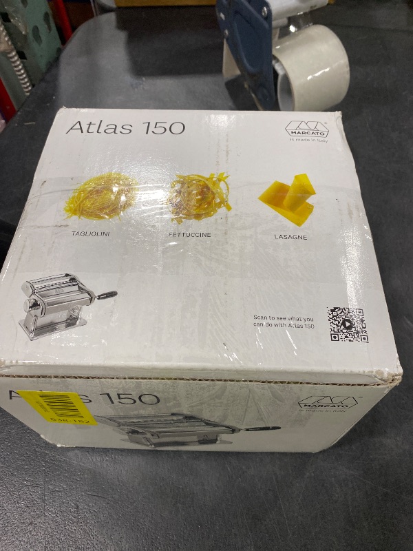 Photo 1 of MARCATO Made in Italy Atlas 150 Classic Manual Pasta Maker Machine, Chrome Steel with Black Hand Crank. Makes Lasagna, Fettuccine & Tagliolini.