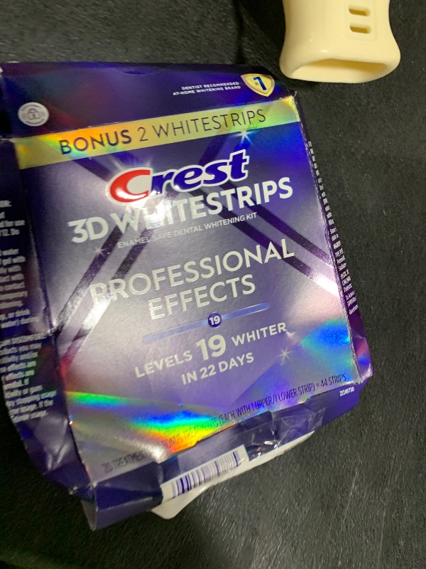 Photo 1 of Crest 3D Whitestrips Professional Effects – Teeth Whitening Kit, 22 Treatments (20 + 2 Bonus), Each with 1 Upper/1Lower, 44 Strips – Crest 3DWhite Teeth Whitening Strips
