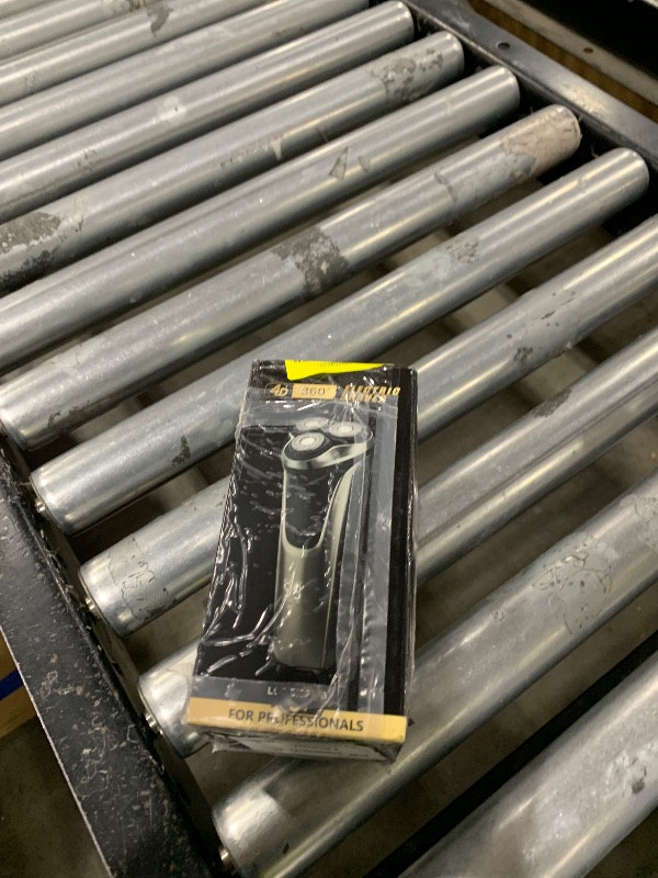 Photo 1 of Snapbuy Electric Razor for Men, Snapbuy Electric Razor Pro of Father, 4D Floating Head Rotary Shaver,2025 New Electri c Shaver with LCD Display & Quiet Motor, IPX7 Waterproof (Blue)