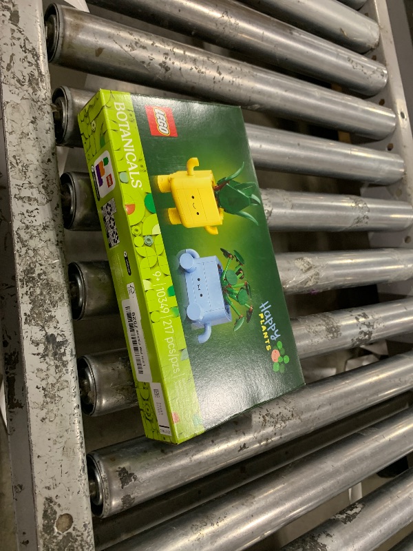 Photo 1 of **********MISSING PARTS*******
LEGO Botanicals Happy Plants Building Toy for Kids, Girls, and Boys 9+ - Playroom Decor for Desk or Shelf - Birthday Gift Idea for Young Gardeners - Artificial Indoor Plant for Play & Display - 10349
