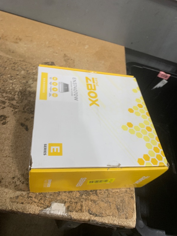 Photo 1 of *** PARTS ONLY *** ZOTAC Magnus EN374070W White Edition, Compact Creator System, GeForce RTX 4070, Intel Core i7-13700HX, No Memory/Storage/OS Barebones System, ZBOX-EN374070W-U